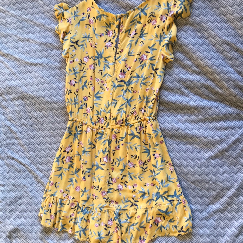 Beautiful yellow romper - Picture 2 of 6